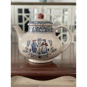 Johnson Brothers Staffordshire Hearts & Flowers- 6 1/2" Tall Tea Pot w/ Lid